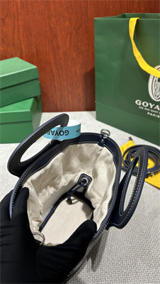 Go*ard beluga mini bag Go*ardine canvas & chevroches calfskin navy blue