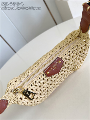 L.V Hills Pochette Raffia & Brown Calfskin M14304