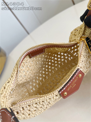 L.V Hills Pochette Raffia & Brown Calfskin M14304