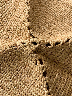 L0ew* medium puzzle fold tote in raffia nature