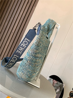 L0ew* slit mini tote bag in raffia &calfskin blue