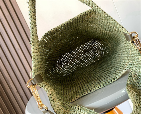 L0ew* slit mini tote bag in raffia &calfskin green