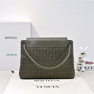 BV Medium Andiamo Messenger Bag In Calfskin Mustard