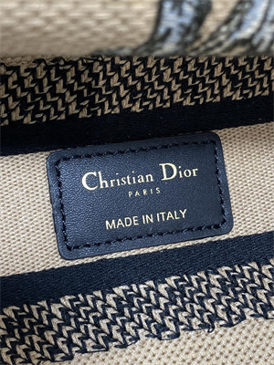 CD Medium Lady D-Lite Bag Embroidery Beige