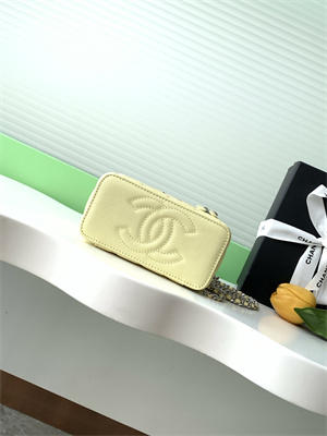 Ch*el vanity case grained calfskin& silver-tone metal yellow ap3940
