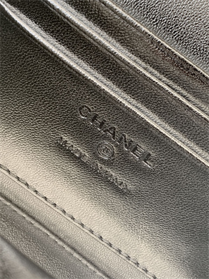 Ch*el vanity case grained calfskin& silver-tone metal silver ap3940