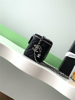 Ch*el vanity case grained calfskin& silver-tone metal black ap3940