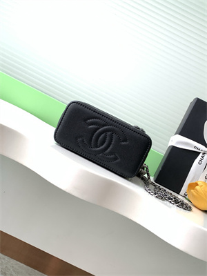 Ch*el vanity case grained calfskin& silver-tone metal black ap3940