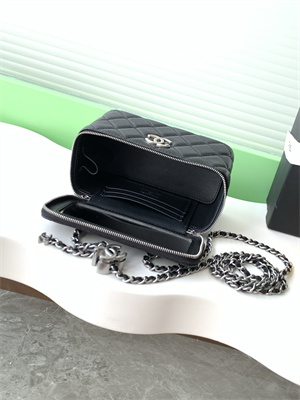 Ch*el vanity case grained calfskin& silver-tone metal black ap3940