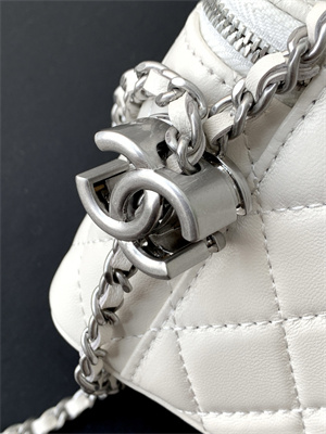 Ch*el vanity case lambskin & silver-tone metal white ap3940