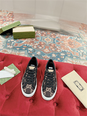 G*u*i sneakers women/men 38994