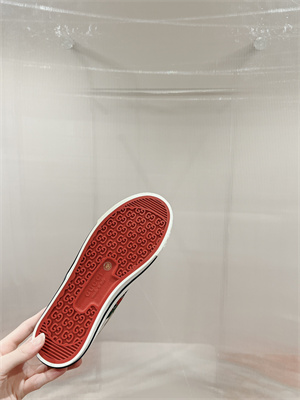 G*u*i sneakers women/men 38995