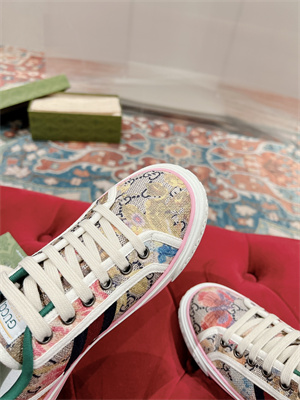 G*u*i sneakers women/men 38996