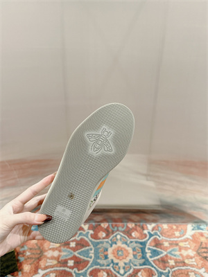 G*u*i sneakers women 39011