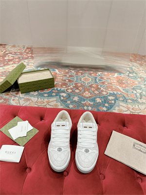 G*u*i sneakers women/men 39013