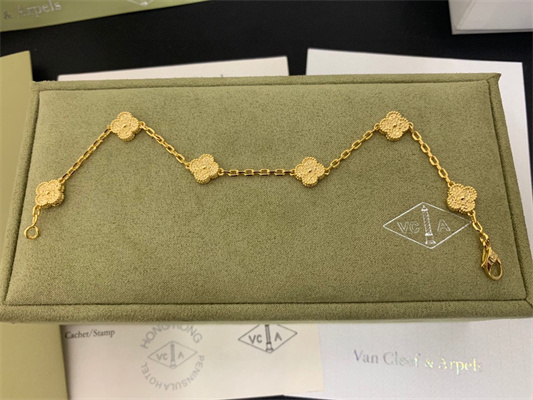 V*N CL*F & arpels bracelet 38801