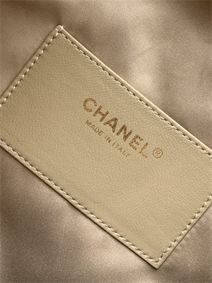 Ch*el 25 medium handbag grained calfskin gold tone metal white as5311