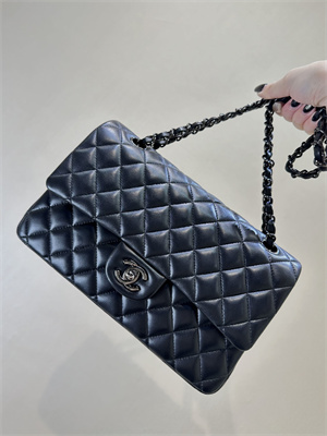 Ch*el medium classic flap bag lambskin gun metal black 01112 top