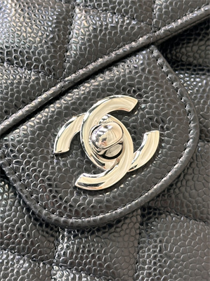 Ch*el medium classic flap bag grained calfskin gold tone metal black 01112 top