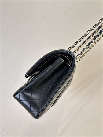 Ch*el medium classic flap bag lambskin gold tone metal black 01112 top