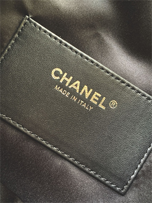 Ch*el 25 medium handbag shinny smooth calfskin gold/silver tone metal black as5311