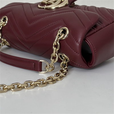 Gu.cci GG Marmont Small shoulder bag matelassé chevron lambskin leather Lt Gold toned hardware Rosso Ancora red837280