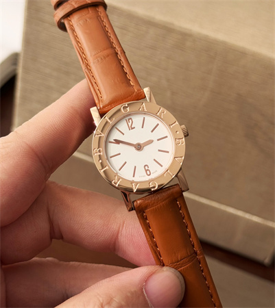B*l*ai lady watch 38914 top