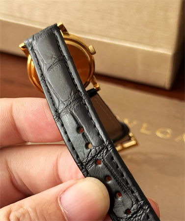 B*l*ai lady watch 38914 top