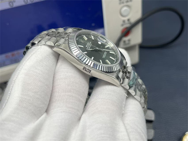 R*l*x men’s watch 38920 top