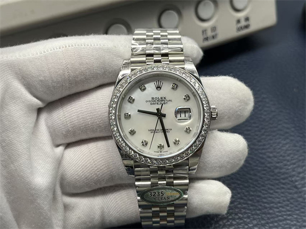 R*l*x men’s watch 38924 top