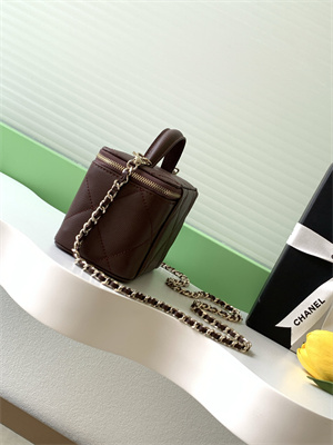 Ch*el long vanity with chain grained calfskin & gold-tone metal burgundy ap4933