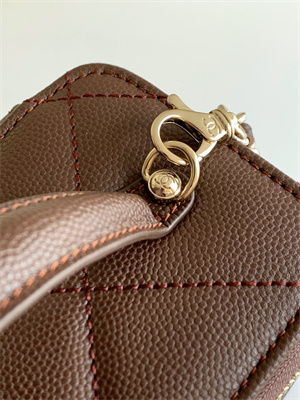 Ch*el long vanity with chain grained calfskin & gold-tone metal burgundy ap4933