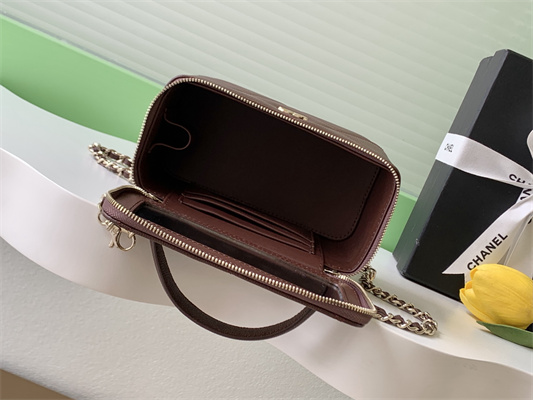 Ch*el long vanity with chain grained calfskin & gold-tone metal burgundy ap4933