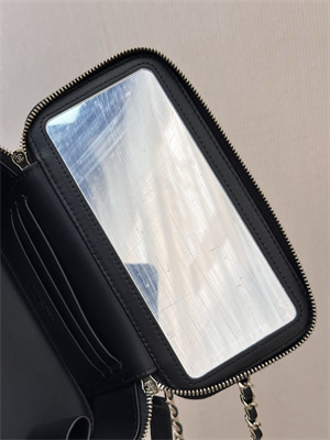 Ch*el long vanity with chain grained calfskin & gold-tone metal black ap4933 top