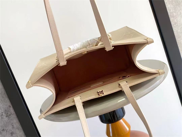 L.V ONTHEGO MM Monogram Empreinte Leather Sand M14255