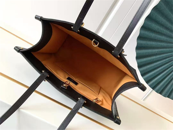 L.V ONTHEGO MM Monogram Empreinte Leather Black M45595