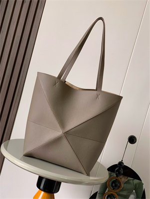 L0ew* medium puzzle fold tote in grained calfskin