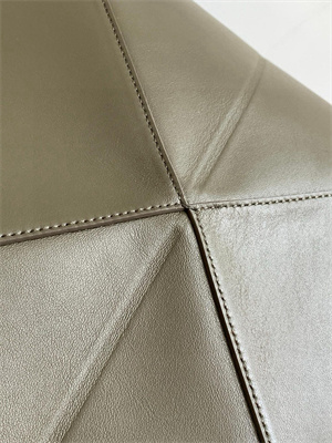 L0ew* medium puzzle fold tote in shinny calfskin