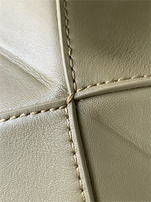 L0ew* medium puzzle fold tote in shinny calfskin