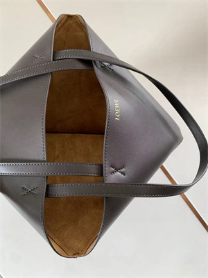 L0ew* medium puzzle fold tote in shinny calfskin