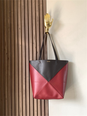 L0ew* medium puzzle fold tote in shinny calfskin