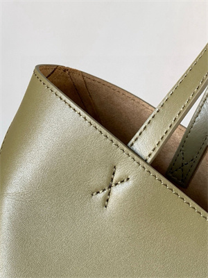 L0ew* medium puzzle fold tote in shinny calfskin