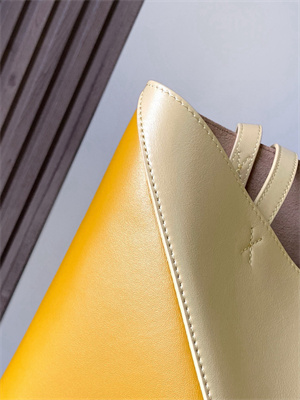 L0ew* medium puzzle fold tote in shinny calfskin