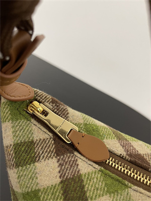 M*um*u plaid wool pouch camel/green