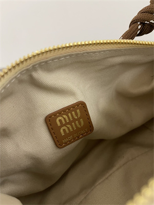 M*um*u plaid wool pouch red/green