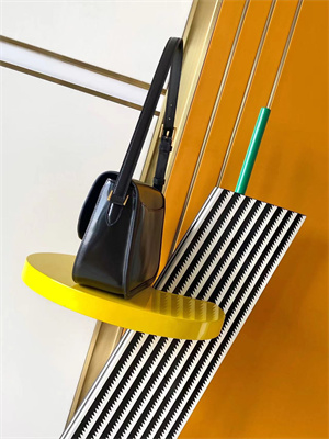 y.s.l solferino medium in box Sa**t Lau*nt black color